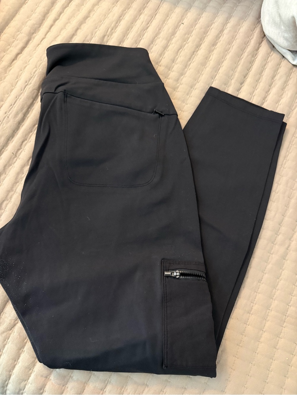 Athleta Black Headlands Hybrid Cargo Pants - Picture 4 of 7